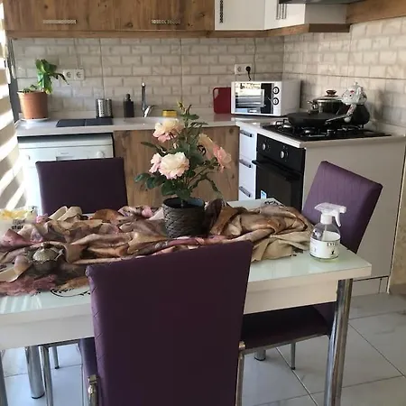 Lara Denize 900 Metre Havuzlu 1+1 Ozel Muthis Lokasyon Ev Antalya