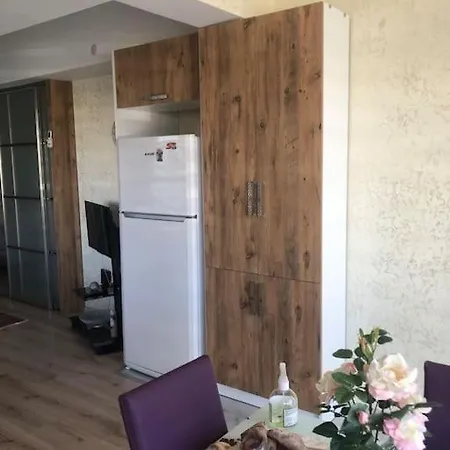 Lara Denize 900 Metre Havuzlu 1+1 Ozel Muthis Lokasyon Ev *