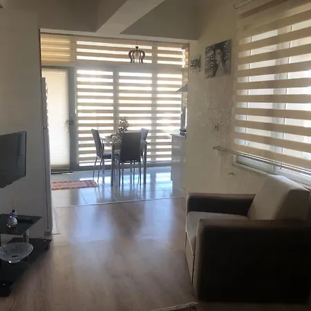 Lara Denize 900 Metre Havuzlu 1+1 Ozel Muthis Lokasyon Ev * Antalya
