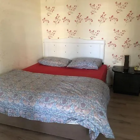 Lara Denize 900 Metre Havuzlu 1+1 Ozel Muthis Lokasyon Ev