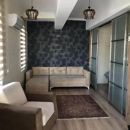 Lara Denize 900 Metre Havuzlu 1+1 Ozel Muthis Lokasyon Ev Antalya